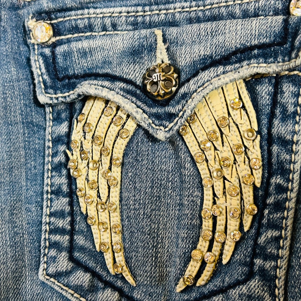 Miss Me Capri Jeans‎ 27 Blue Distressed Rhinestone Wing Flap Pockets Western - Picture 5 of 9